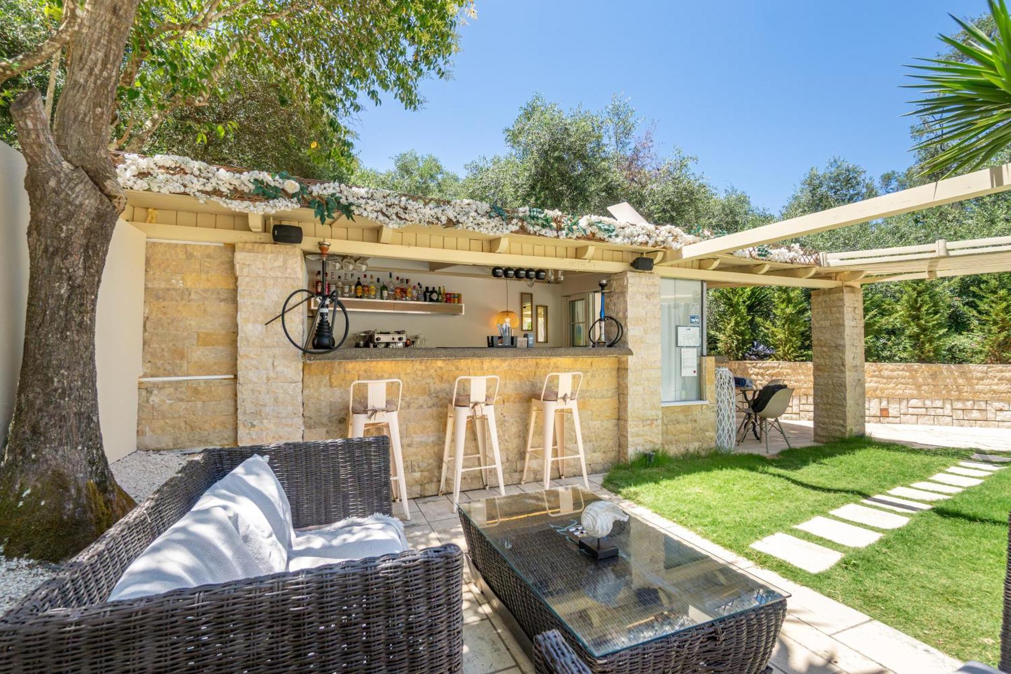 Doliva Chris Private Pool Apartment Agios Gordios (Corfu)