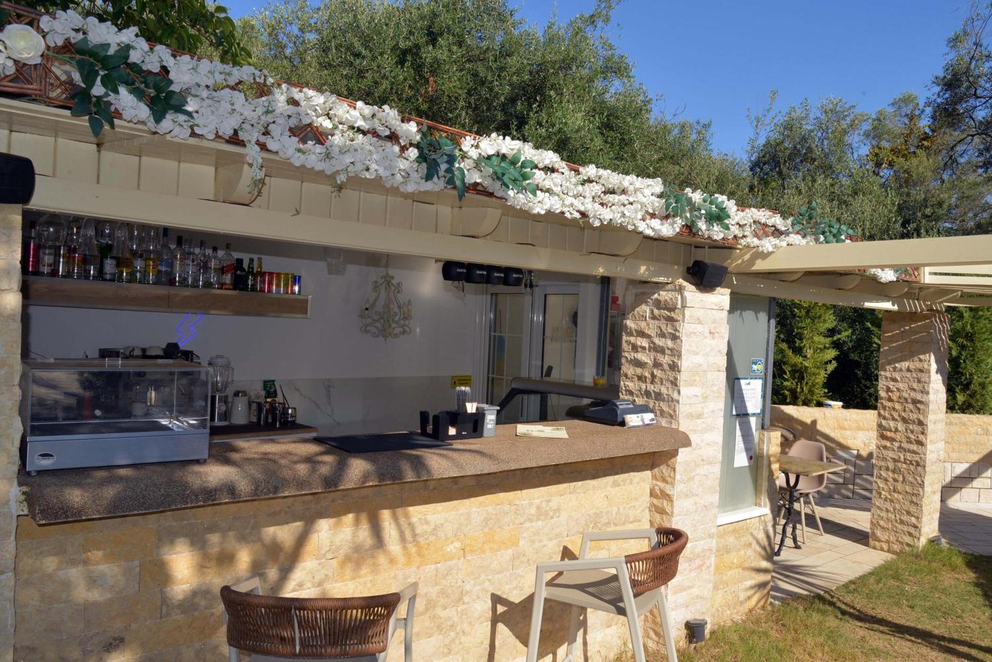 Διαμέρισμα Doliva Chris Private Pool